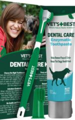 Vet's Best Dog Toothbrush & Toothpaste Kit - Natural Ingredients Reduce Plaque, Whiten Teeth, Freshen Breath